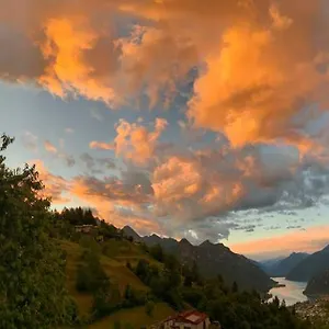  Bed & Breakfast L'ariosa D'idro Italia