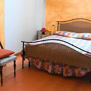  Bed & Breakfast A Casa Di Sara Italia